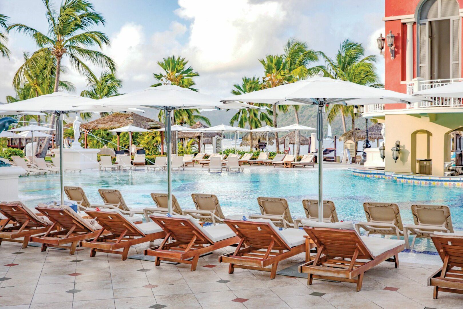 tuuci ocean master max classic parasol - Luxury Furniture Mercato Interiors