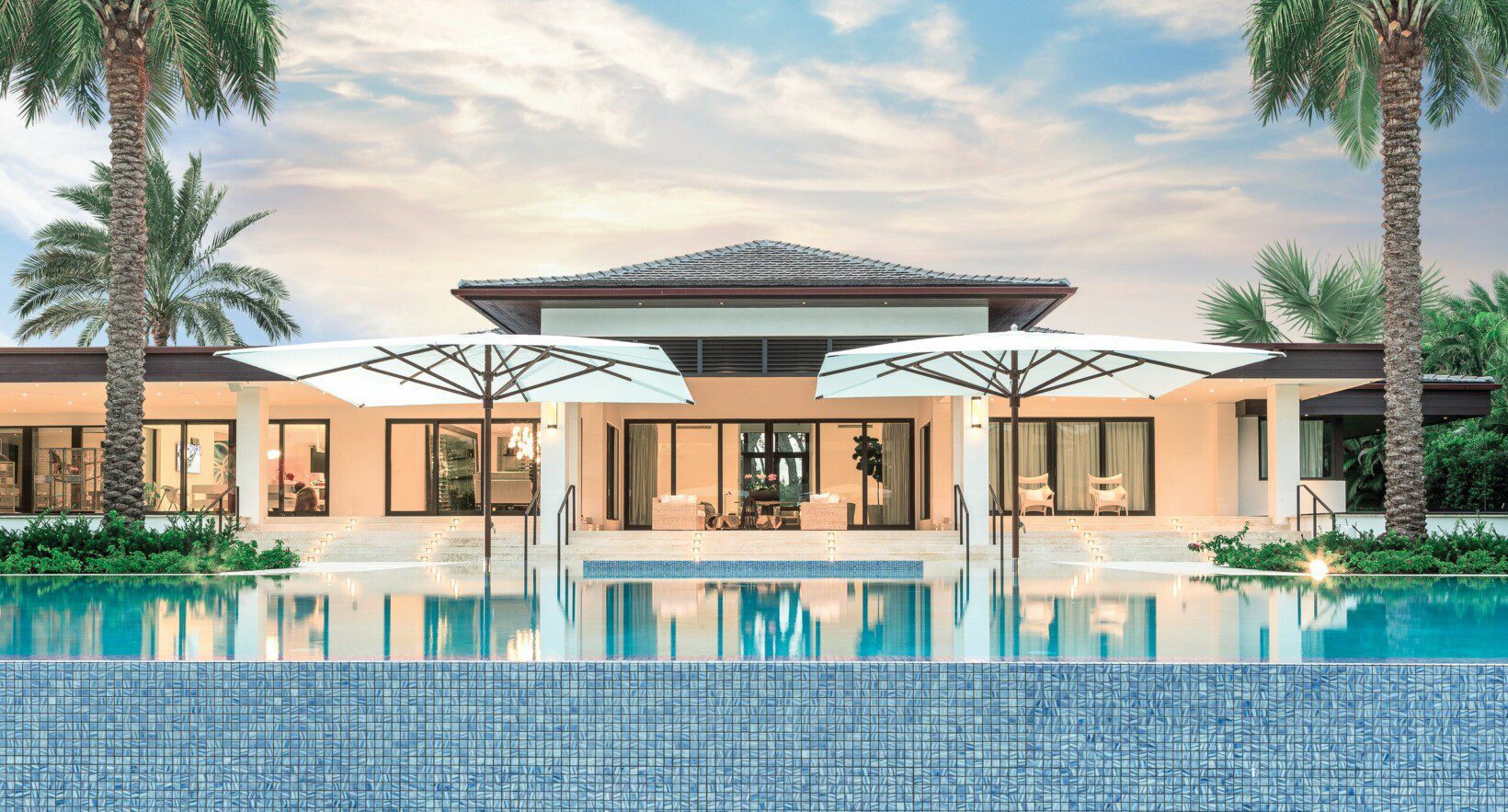 tuuci ocean master max classic parasol - Luxury Furniture Mercato Interiors